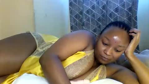 Snapshot of prettie_diva0 chatting on 12.15.25 Prettie diva online show from 12.15.25
