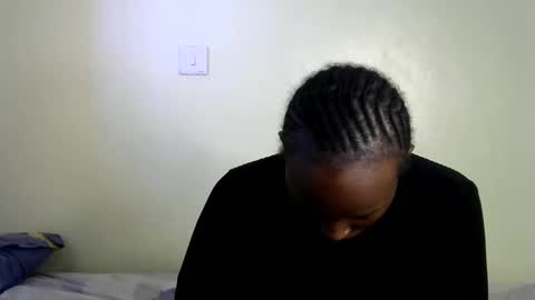 Snapshot of prettiekelly chatting on 02.19.25 prettiekelly online show from 02.19.25