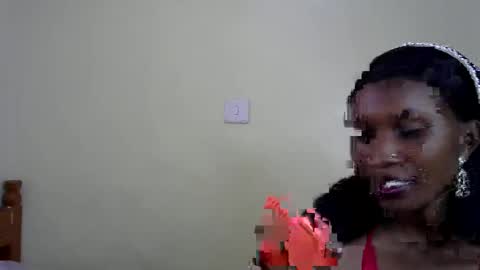 Snapshot of prettiekelly chatting on 03.05.25 prettiekelly online show from 03.05.25