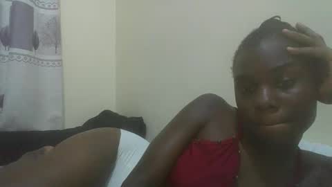 Snapshot of prettiest_doll chatting on 12.17.25 prettiest_doll online show from 12.17.25