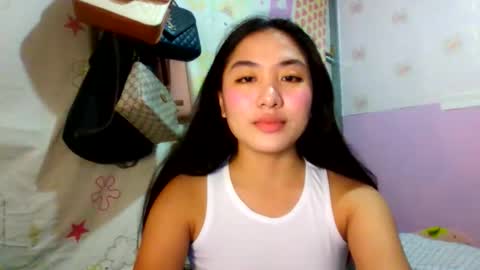 Snapshot of pretty_am chatting on 12.23.25 pretty_am online show from 12.23.25