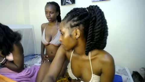 Snapshot of pretty_babe123 chatting on 07.07.26 Pretty Babe123 online show from 07.07.26