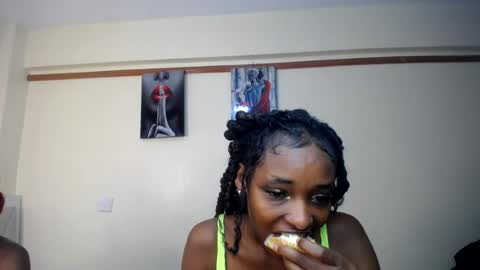 Snapshot of pretty_babe123 chatting on 07.27.26 Pretty Babe123 online show from 07.27.26