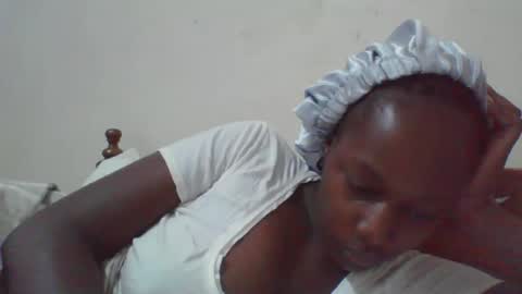 Snapshot of pretty_beib chatting on 09.25.25 Karol online show from 09.25.25