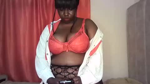 Snapshot of pretty_bums chatting on 01.29.25 chichi online show from 01.29.25