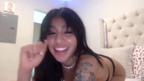 Snapshot of pretty_girl828687 chatting on 03.18.26 pretty_girl828687 online show from 03.18.26