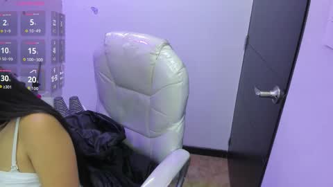 pretty online show from 03.12.26