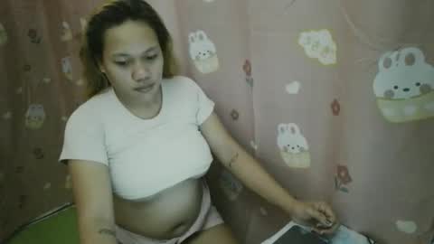 pretty_lyn08 online show from 04.24.26