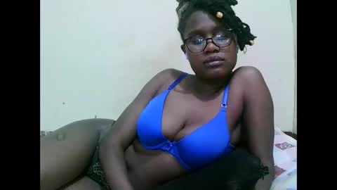 Snapshot of pretty_mellan chatting on 02.04.25 pretty_mellan online show from 02.04.25