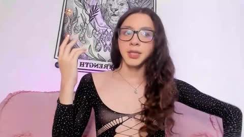 Snapshot of pretty_moonn_ chatting on 02.13.26 Pretty Moon online show from 02.13.26