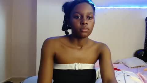 Snapshot of pretty_nyra chatting on 05.02.26 Nyra online show from 05.02.26