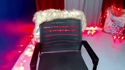 Snapshot of pretty_petite_asian143 chatting on 10.21.25 samantha online show from 10.21.25