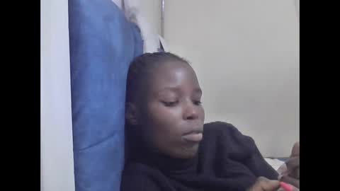 Snapshot of pretty_petite_ebony chatting on 04.17.26 pretty_petite_ebony online show from 04.17.26