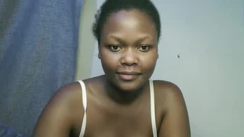 Snapshot of pretty_shanz chatting on 10.21.25 pretty_shanz online show from 10.21.25