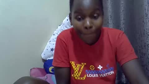 pretty_sheanna online show from 10.18.25