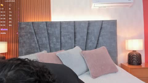 Daisy Flower online show from 01.23.25