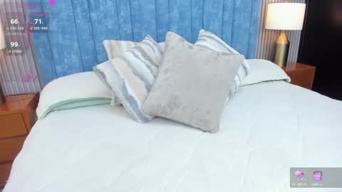 Daisy Flower online show from 09.16.25