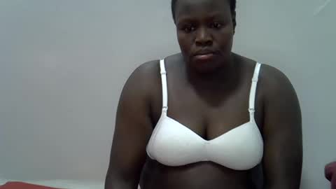 Snapshot of pretty_suzzy chatting on 10.20.25 sexy pie online show from 10.20.25