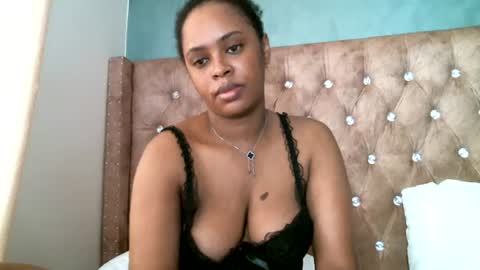 Snapshot of pretty_zii chatting on 06.28.26 zii online show from 06.28.26