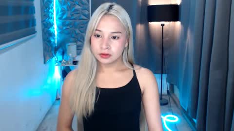 Snapshot of prettyallison_29 chatting on 02.08.25 prettyallison_29 online show from 02.08.25