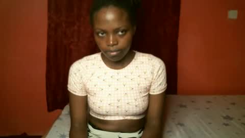 Snapshot of prettybabe02 chatting on 01.18.25 SaraCattra online show from 01.18.25