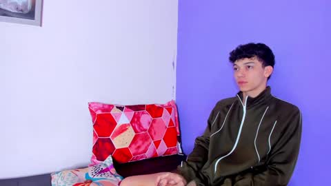 Snapshot of prettybunnies08 chatting on 01.24.25 Enzo Denis online show from 01.24.25