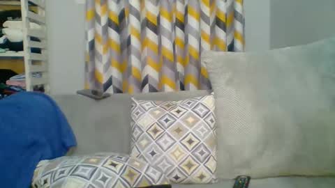 Snapshot of prettyela chatting on 10.19.25 PrettyEla online show from 10.19.25