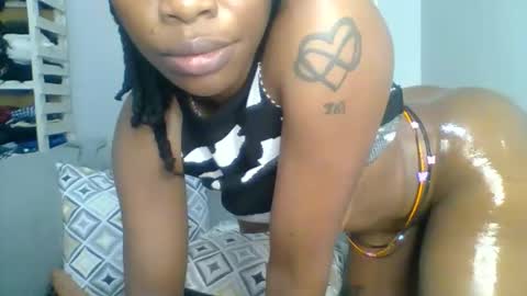 PrettyEla online show from 11.25.25