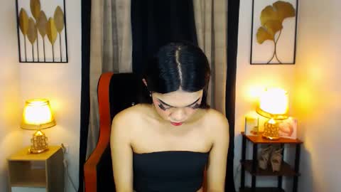 Snapshot of prettyhothugecock chatting on 12.13.24 prettyhothugecock online show from 12.13.24