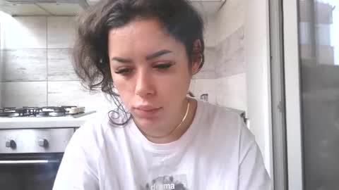 prettyjulliette online show from 11.10.25