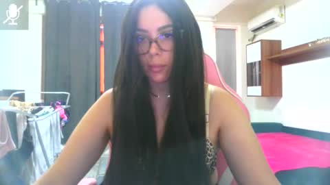 Snapshot of prettyjulliette chatting on 06.23.26 prettyjulliette online show from 06.23.26