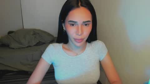 Snapshot of prettylittlewifeyy chatting on 04.01.26 Your wifey online show from 04.01.26