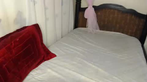 Snapshot of prettypavine chatting on 11.11.25 prettypavin online show from 11.11.25