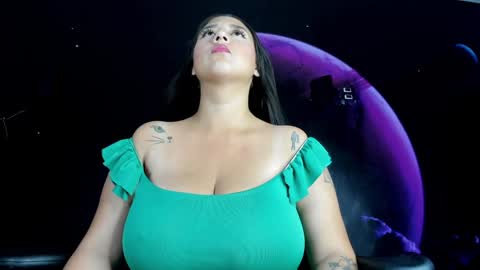 Laura  Onlyfans   40OFF online show from 01.23.25