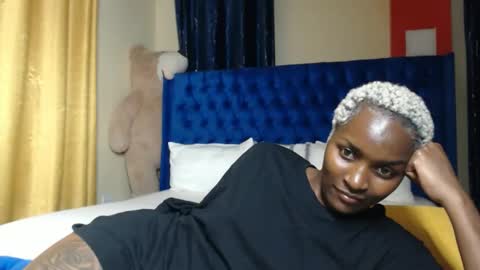 Snapshot of prettyquee chatting on 05.09.26 sasha online show from 05.09.26