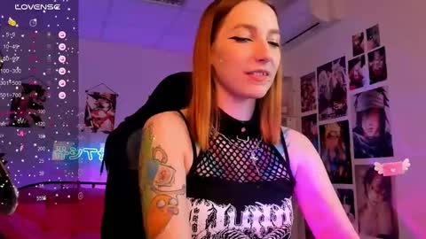 Snapshot of prettyreckess chatting on 02.12.25 Mila -NONUDE MODEL online show from 02.12.25