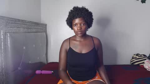 Snapshot of prettysmiles1 chatting on 09.19.25 prettysmiles1 online show from 09.19.25