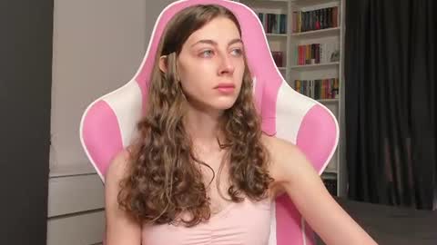 Snapshot of prettysomething chatting on 07.27.26 Sophie next stream will be at Monday i will wait you guys online show from 07.27.26