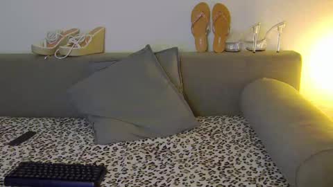 Snapshot of prettyvanessa chatting on 03.03.25 prettyvanessa online show from 03.03.25