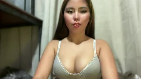 Snapshot of pricelessbeautyxxx chatting on 06.11.26 TINA online show from 06.11.26
