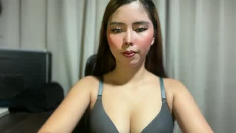 Snapshot of pricelessbeautyxxx chatting on 07.08.26 TINA online show from 07.08.26