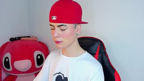 Snapshot of prince_adreww chatting on 11.21.25 PRINCE ADREWW - JOIN MY FAN CLUB online show from 11.21.25