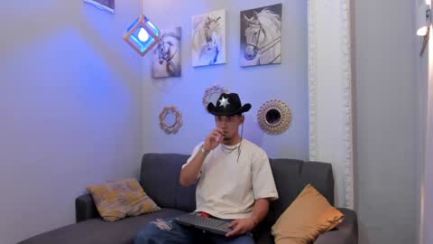 prince_arthur77 online show from 02.08.25