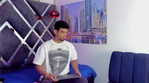 prince_arthur77 online show from 04.11.26