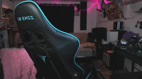 Snapshot of prince_nik chatting on 11.28.25 prince online show from 11.28.25