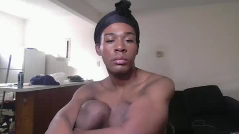 Snapshot of princeofmisfit chatting on 11.17.25 princeofmisfit online show from 11.17.25