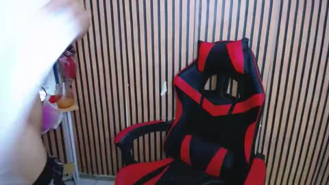 Snapshot of princes_henry chatting on 02.02.25 princes_henry online show from 02.02.25