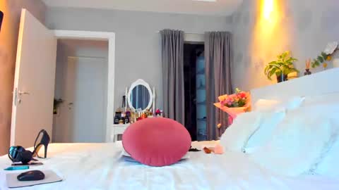 Snapshot of princess_haziel chatting on 12.14.24 Haziel -  online show from 12.14.24