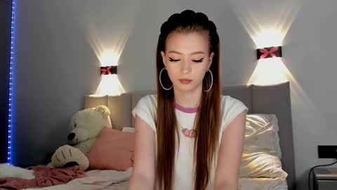 Snapshot of princess_nier chatting on 12.17.24 Princess Diana online show from 12.17.24
