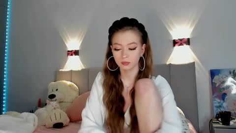 Snapshot of princess_nier chatting on 12.23.24 Princess Diana online show from 12.23.24